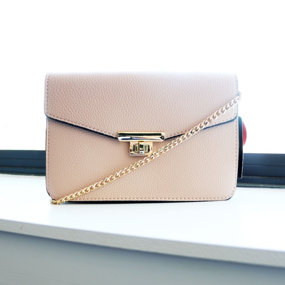 Mango Handbags - KATIE ✨NEW WITH TAGS Mango Crossbody Bag Chain✨